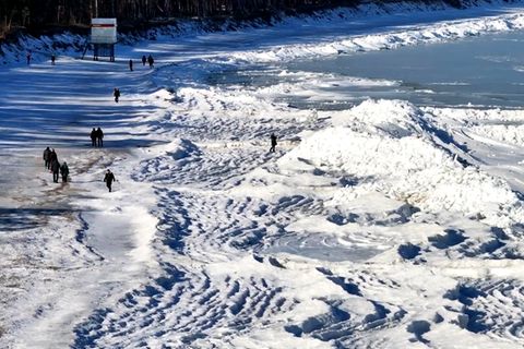 Naturschauspiel an der Ostsee: Usedom wird zur Eiswüste (Video)