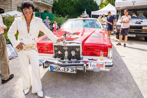 Die Stadt Bad Nauheim übernimmt allein das Ruder beim European Elvis Festival. (Archivbild) Foto: Andreas Arnold/dpa