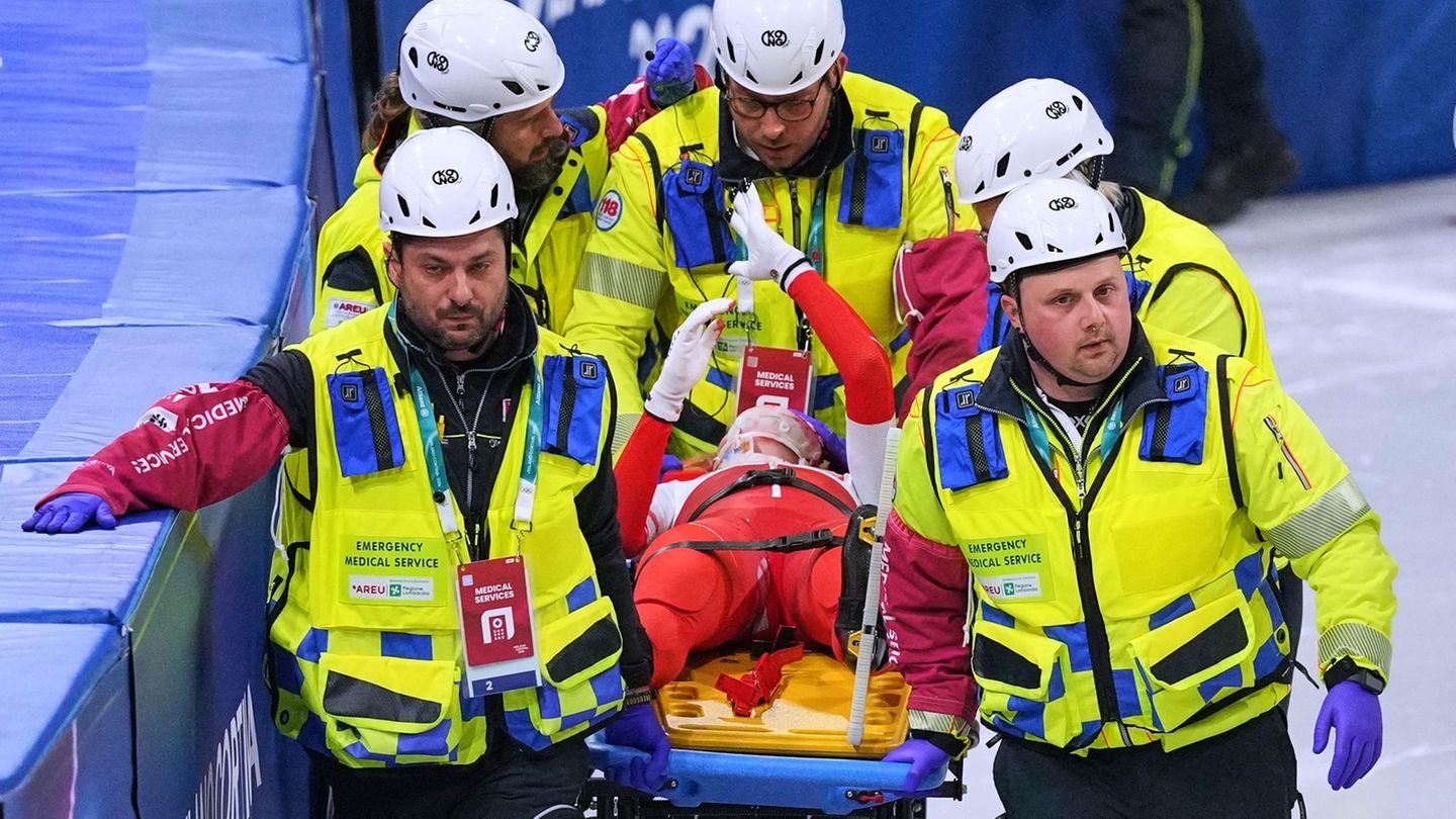 Olympia-News: Horror-Sturz: Polin von Kufe getroffen und blutend vom Eis gebracht