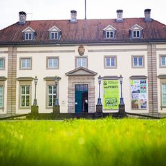 Unter dem Titel "Ich sehe was, was du nicht siehst!" stehen Arbeiten von Anke Feuchtenberger und Ulli Lust im Mittelpunkt. Die D