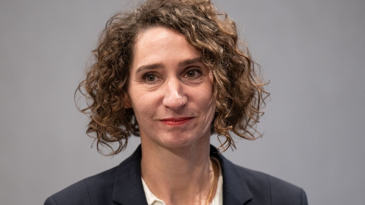 EVG-Vize Cosima Ingenschay will den geplanten Stellenabbau bei DB Cargo deutlich abmildern. (Archivbild) Foto: Boris Roessler/dp