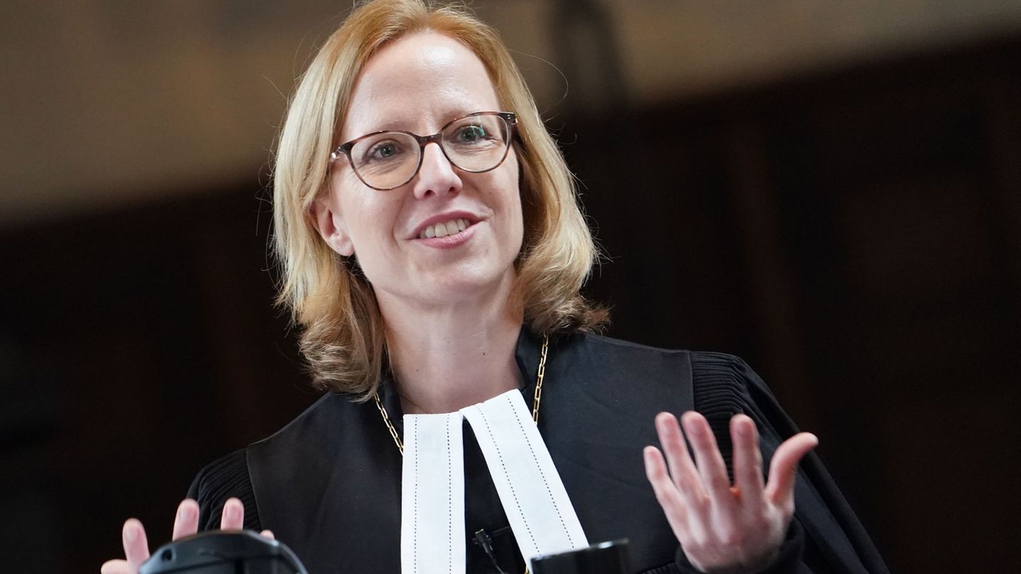 Demokratie lebe von Begegnung, sagt Bischöfin Nora Steen. (Archivbild) Foto: Marcus Brandt/dpa