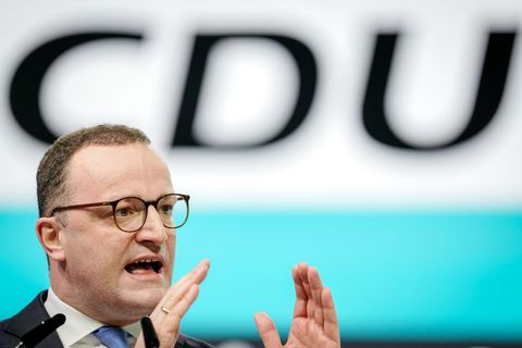 "Judenhasser", "neue Hamas", SED: CDU/CSU-Fraktionschef Sphan fällt in seiner Parteitagsrede über die Linke her. Foto: Kay Nietf