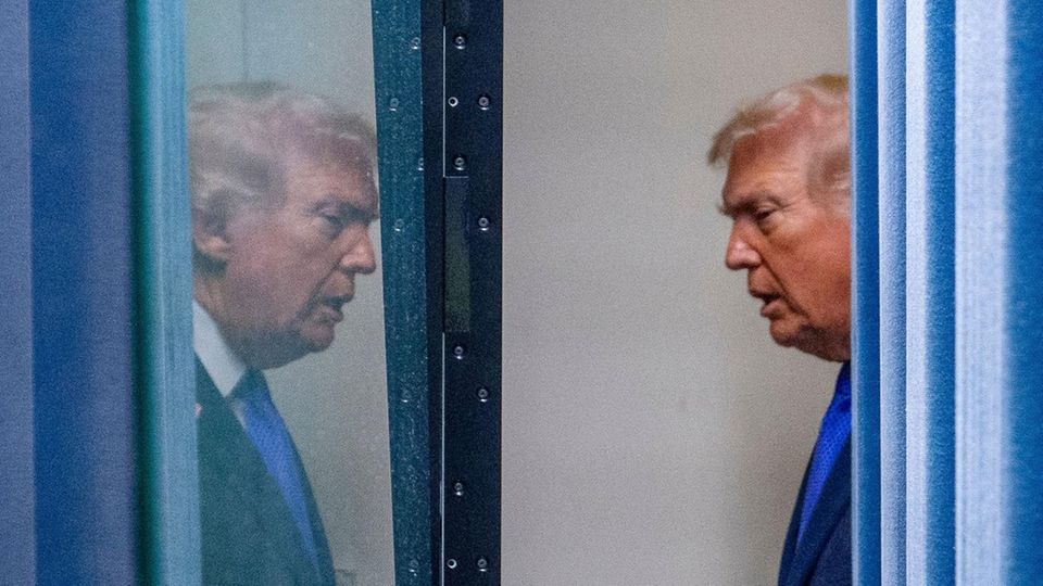 US-Experte: Trump „fährt mit runtergelassener Hose nach China“