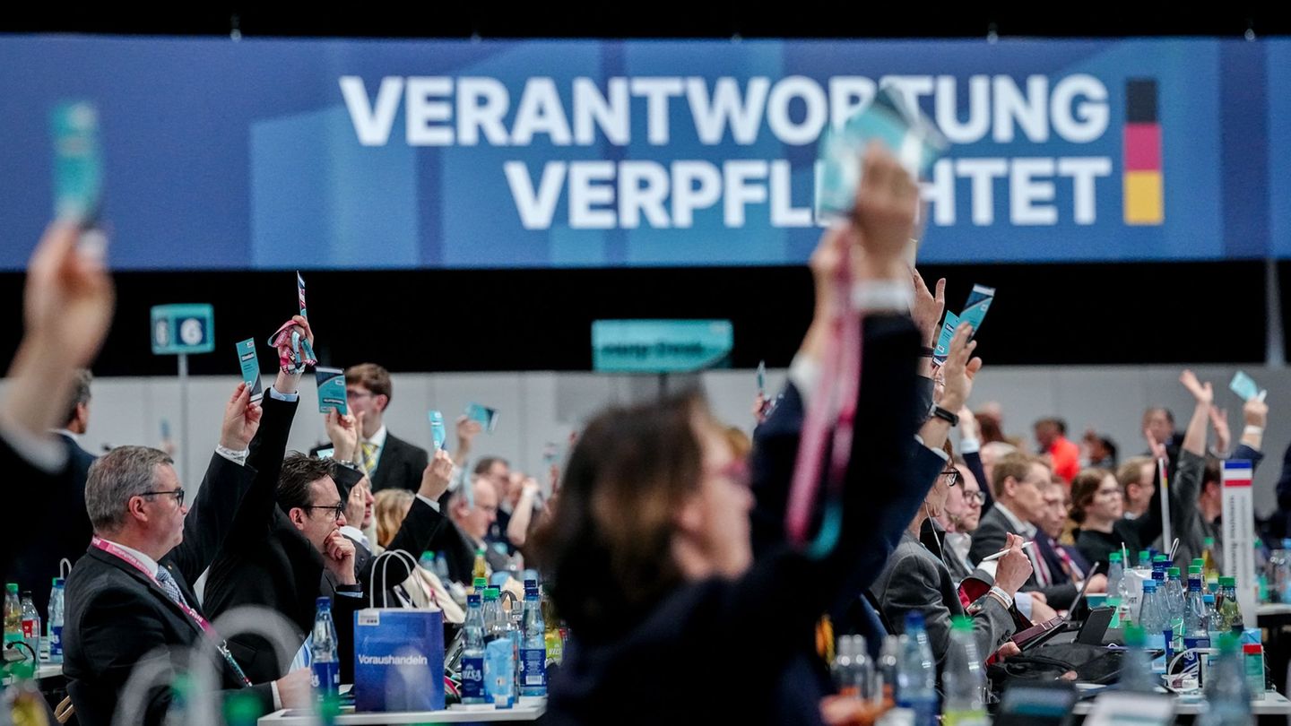 Internet: CDU will Social-Media-Altersgrenze ab 14 Jahren