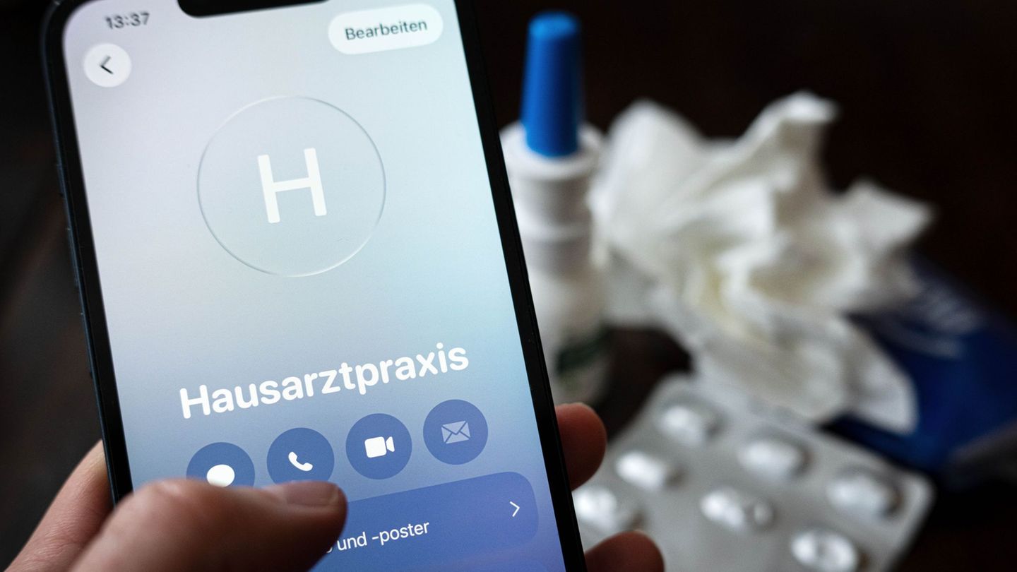 Macht eine telefonische Krankschreibung Fehlzeiten im Job zu leicht? (Symbolbild)