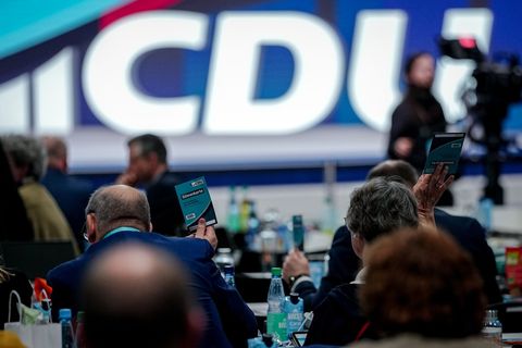 Der CDU-Beschluss zu strengeren Social-Media-Regeln stößt bei CDU und SPD im Nordosten auf Zustimmung. Foto: Kay Nietfeld/dpa
