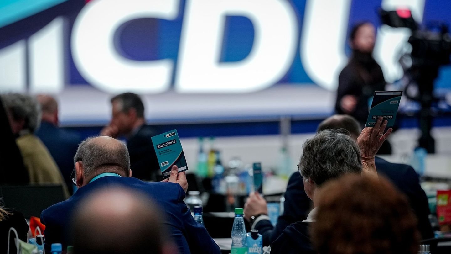 Der CDU-Beschluss zu strengeren Social-Media-Regeln stößt bei CDU und SPD im Nordosten auf Zustimmung. Foto: Kay Nietfeld/dpa