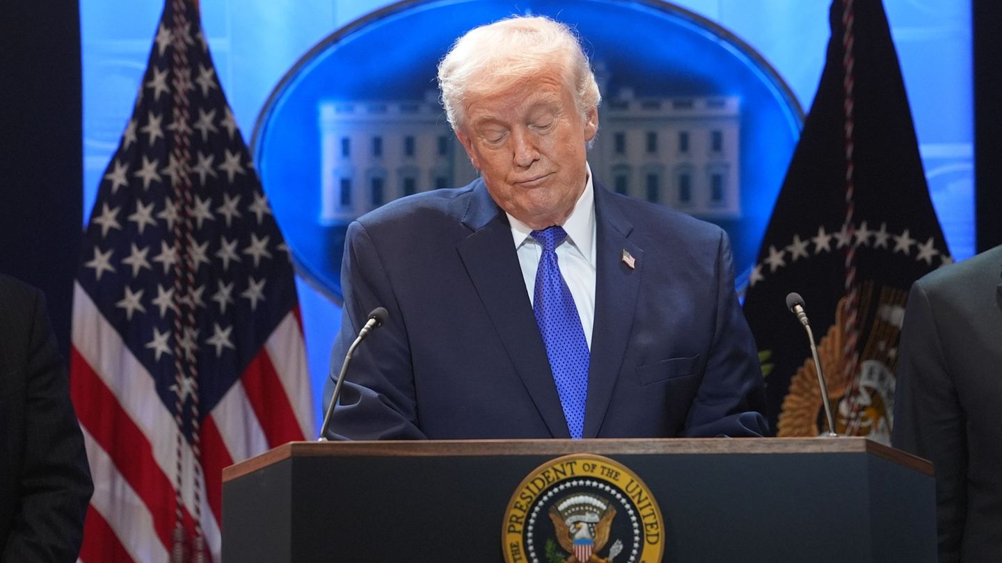 Trump will den von ihm verkündeten weltweiten 10-Prozent-Zollsatz auf Importe in die USA auf 15 Prozent erhöhen. Foto: Evan Vucc