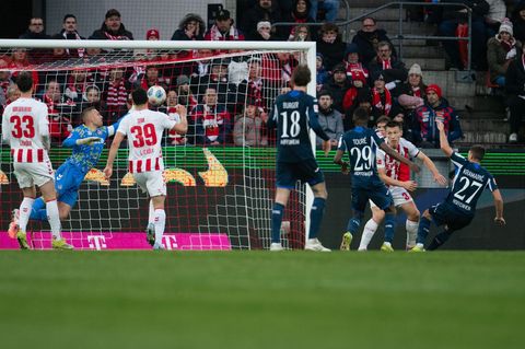 Ein medizinischer Notfall hat das Duell zwischen Köln und Hoffenheim überschattet