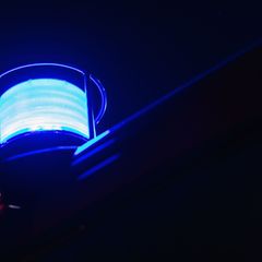 Die Feuerwehr rettete eine verletzte Person. (Symbolbild) Foto: Philipp von Ditfurth/dpa