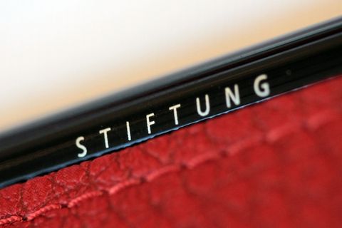 In Hessen gibt es Hunderte Stiftungen. (Symbolbild) Foto: Fredrik von Erichsen/dpa