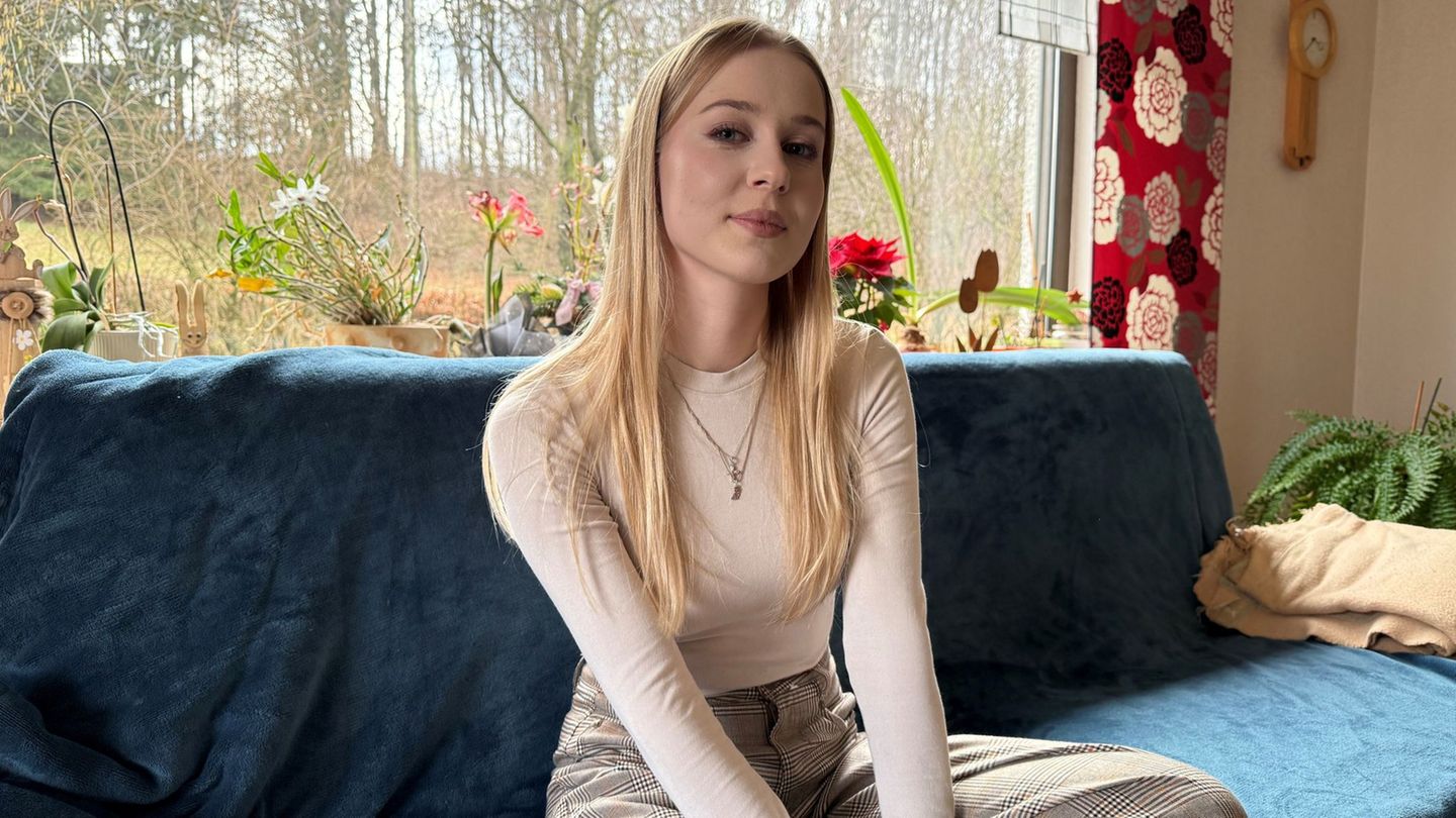 Die 19-jährige Nika Ivchenko wird am vierten Jahrestag des Krieges in der Ukraine innehalten. Foto: Birgit Reichert/dpa