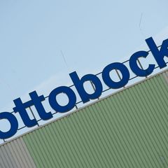 Des Prothesenherstellers Ottobock will sich vom einstigen Stammsitz in Thüringen zurückziehen. (Archivbild) Foto: picture allian