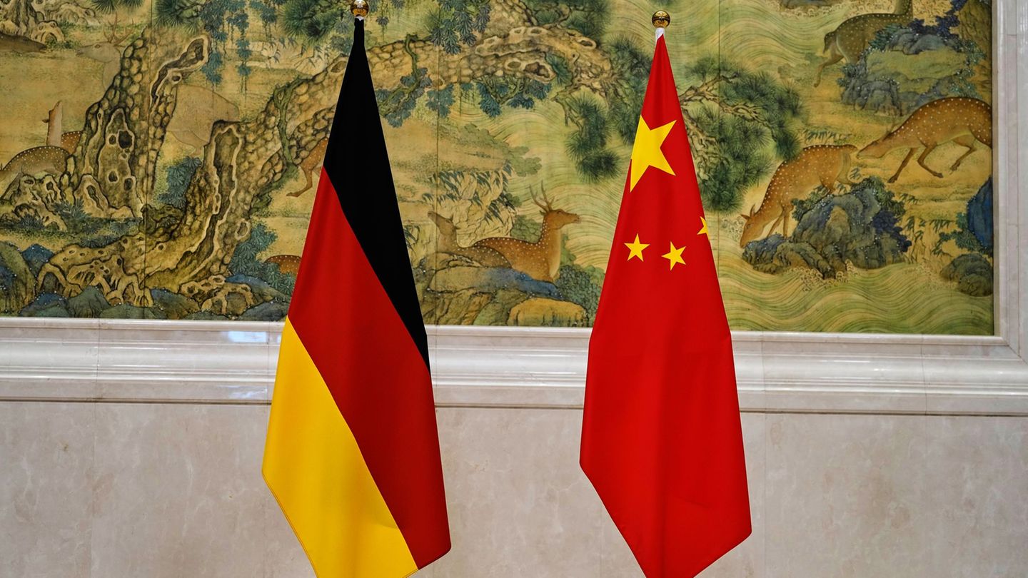 Wirtschaftsbeziehungen: Merz in Peking: Wie abhängig ist Deutschland von China?