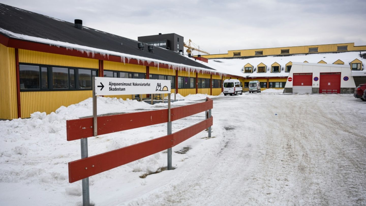 Zufahrt zum Krankenhaus in Grönlands Hauptstadt Nuuk