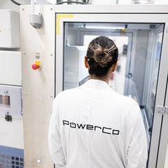 Ein neuer Tarifabschluss sieht für die Belegschaft der VW-Tochter PowerCo eine Beschäftigungssicherung bis 2030 vor. (Archivbild