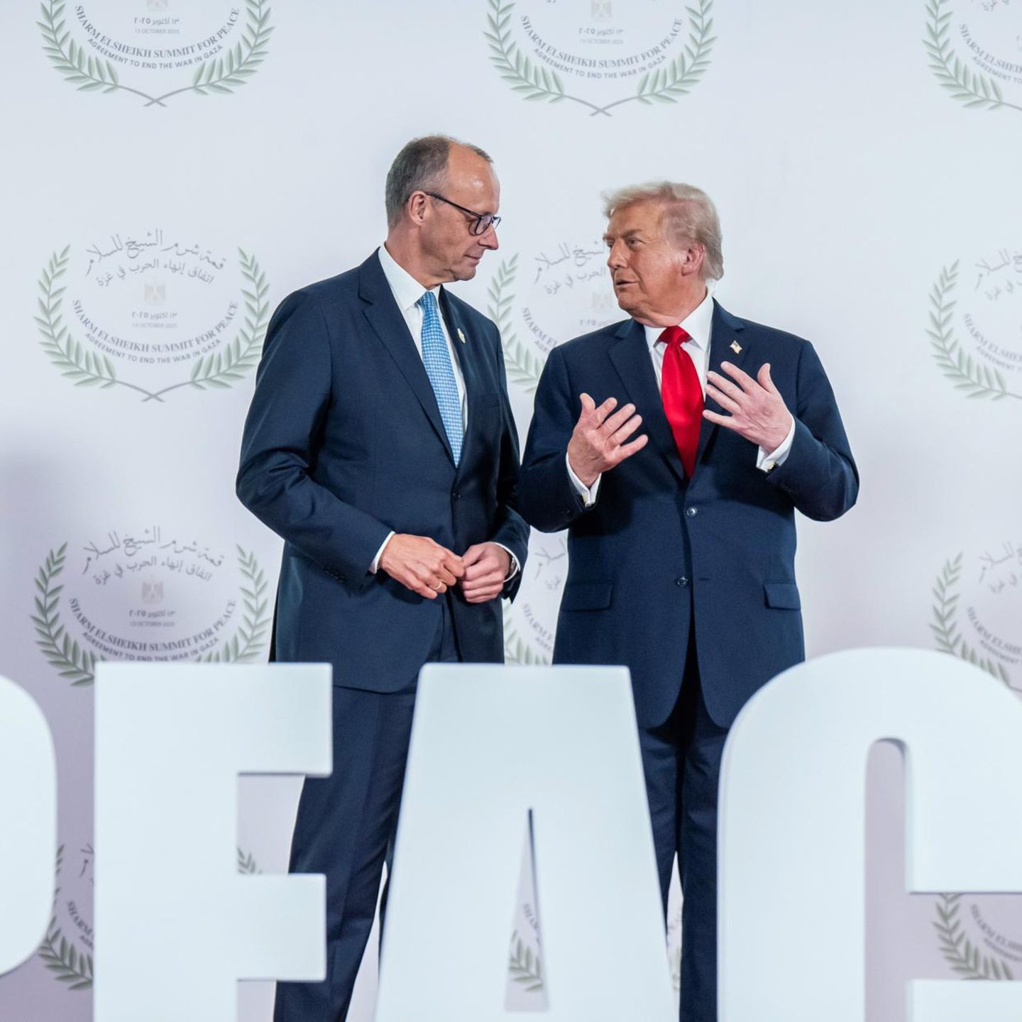 Letzte persönliche Begegnung im Oktober 2025: Friedrich Merz und Donald Trump beim Friedensgipfel für den Gaza-Krieg in Ägypten