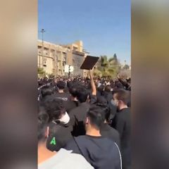 Iraner: So trotzen junge Iraner der Gewalt des Mullah-Regimes