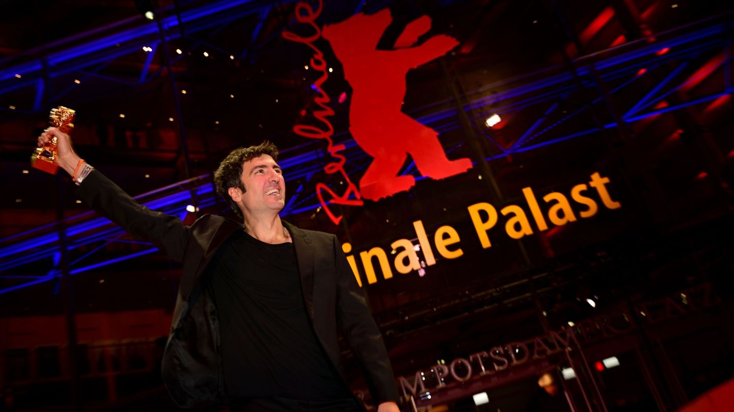 Der Goldene Bär der Berlinale ging an "Gelbe Briefe". Foto: Sebastian Christoph Gollnow/dpa