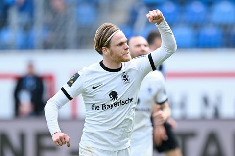 Eiskalter Schütze vom Elfmeterpunkt: Thore Jacobsen. (Archivbild) Foto: Uwe Anspach/dpa