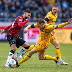 Hannovers bester Angreifer: Elias Saad (l) Foto: David Inderlied/dpa
