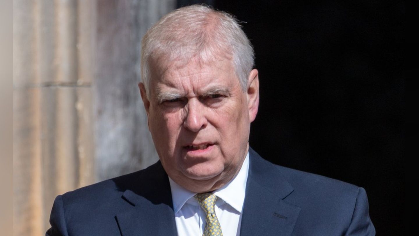 Andrew Mountbatten-Windsors ehemaliges Anwesen wird weiter durchsucht.