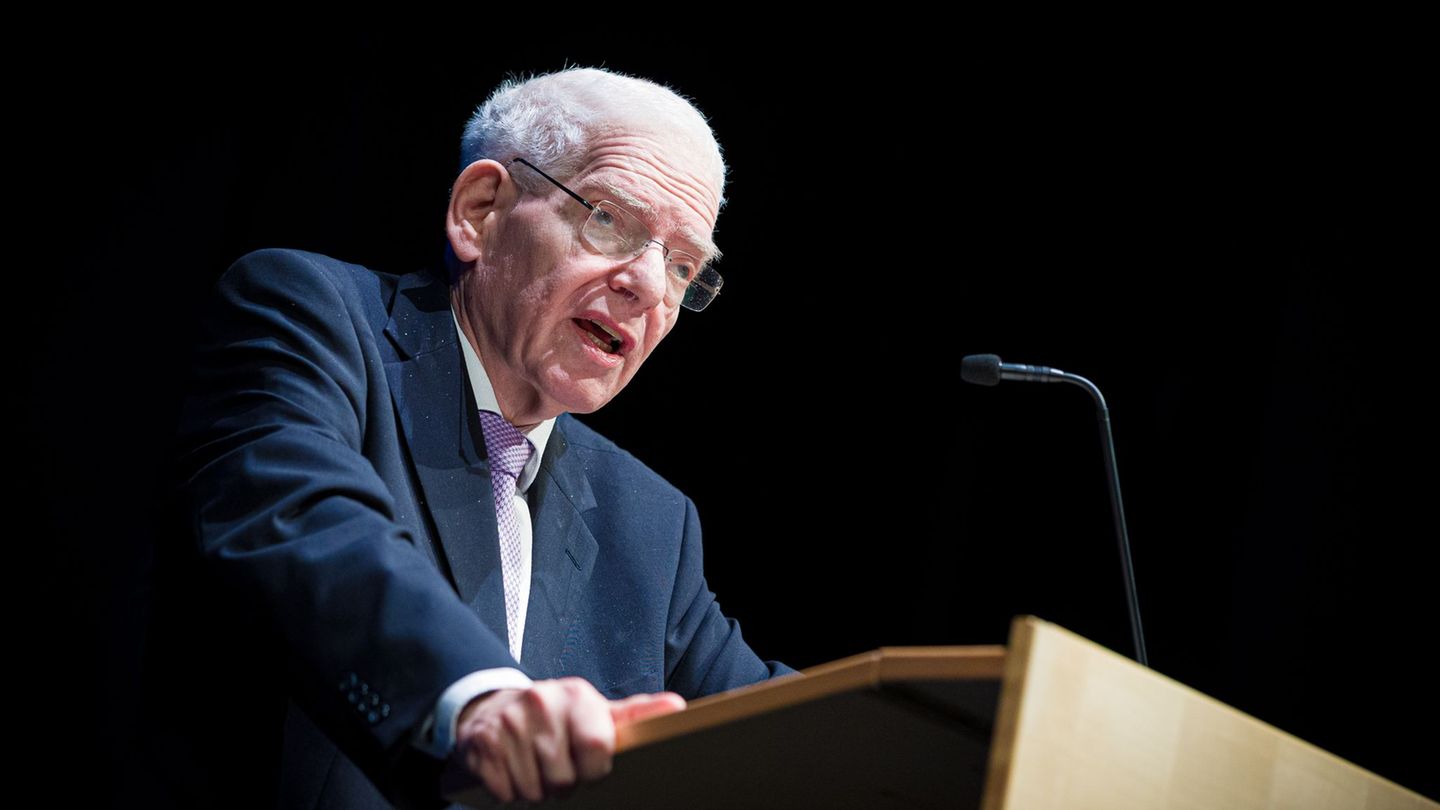 Josef Schuster, Präsident des Zentralrats der Juden, sprach in Braunschweig zur Ausstellungseröffnung: "Mit eigener Stimme. 75 J