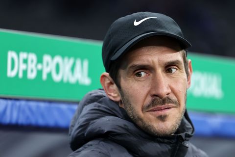 Julian Schuster will den SC Freiburg zum zweiten Mal nach 2022 ins DFB-Pokalfinale führen. (Archivbild) Foto: Andreas Gora/dpa