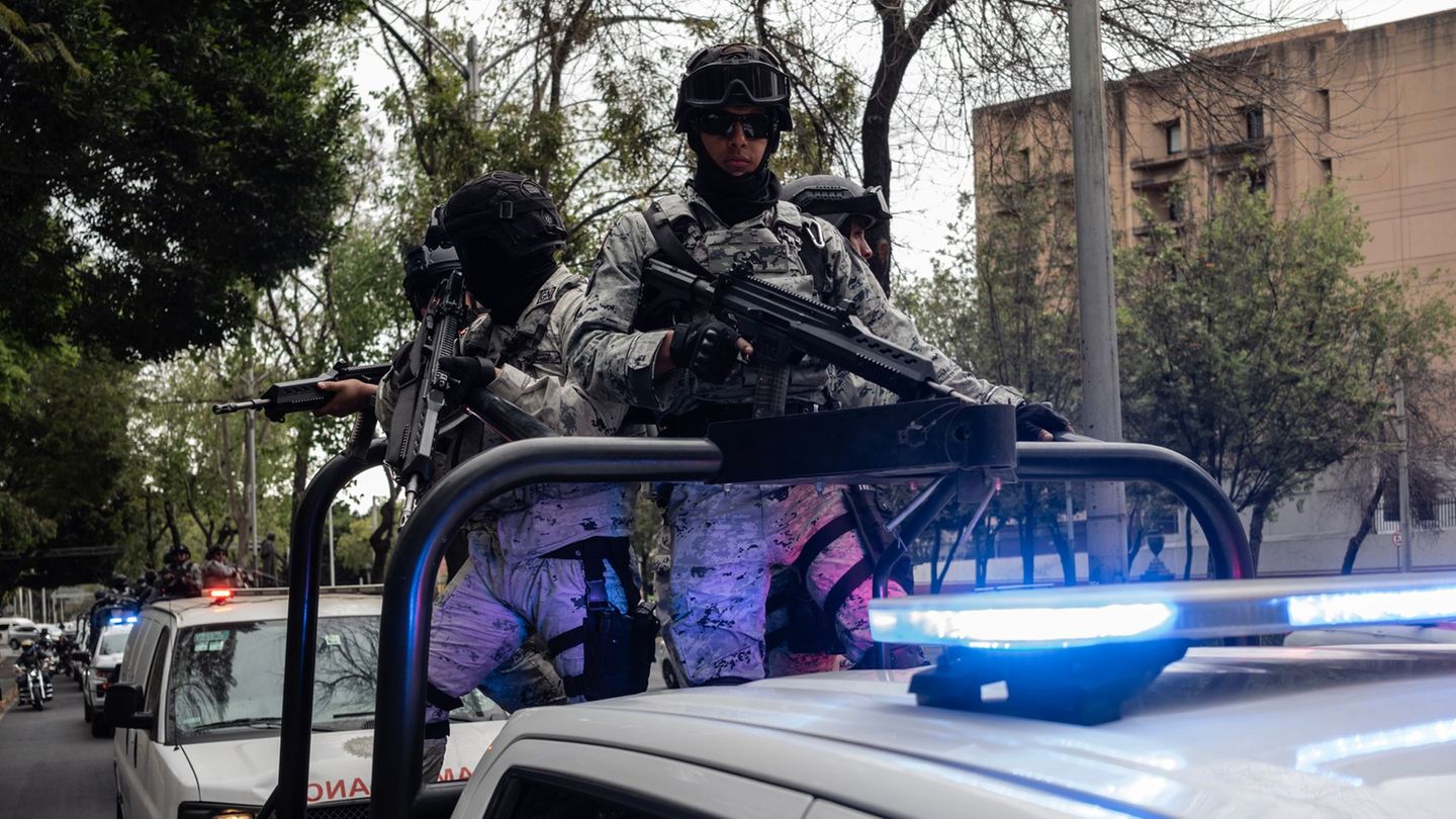 In Teilen von Mexiko-Stadt war eine massive Präsenz der Sicherheitskräfte zu beobachten. Foto: Félix Márquez/dpa