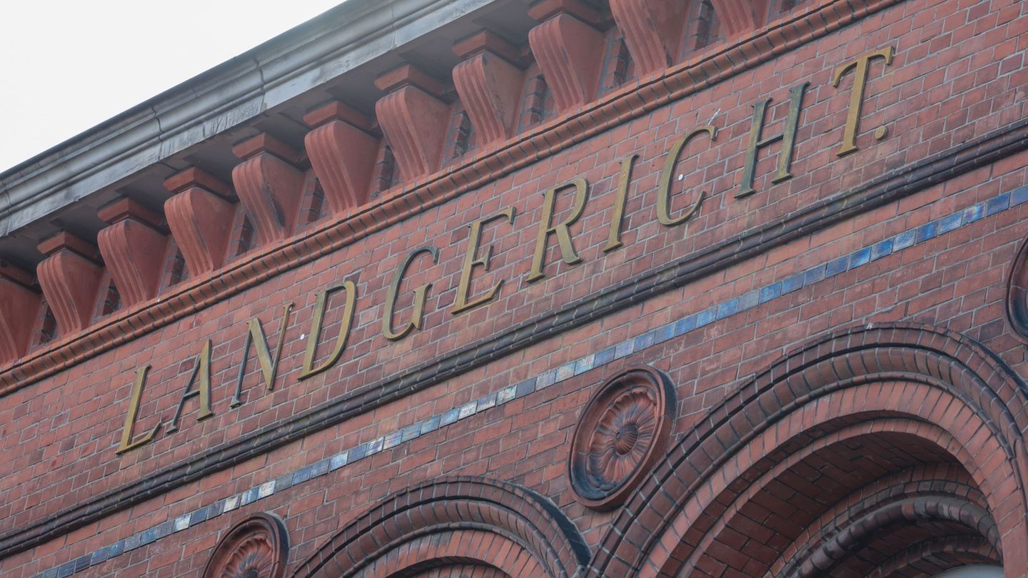 Bei der Geburt lebte das Kind noch. (Symbolbild) Foto: Focke Strangmann/dpa