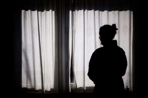 Von Angststörungen sind in Rheinland-Pfalz vor allem jugendliche Mädchen betroffen. (Symbolbild) Foto: Julian Stratenschulte/dpa