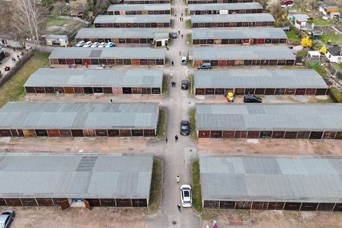 Der Freistaat Sachsen erbt auch immer wieder Garagen. (Archivbild) Foto: Sebastian Willnow/dpa