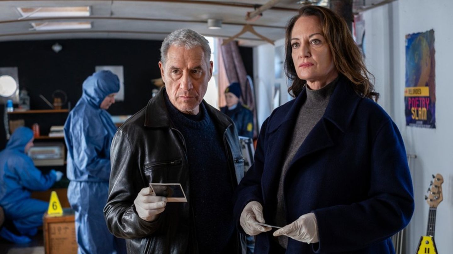 "Unter anderen Umständen: Das Mädchen ohne Namen": Matthias Hamm (Ralph Herforth) und Jana Winter (Natalia Wörner) durchsuchen