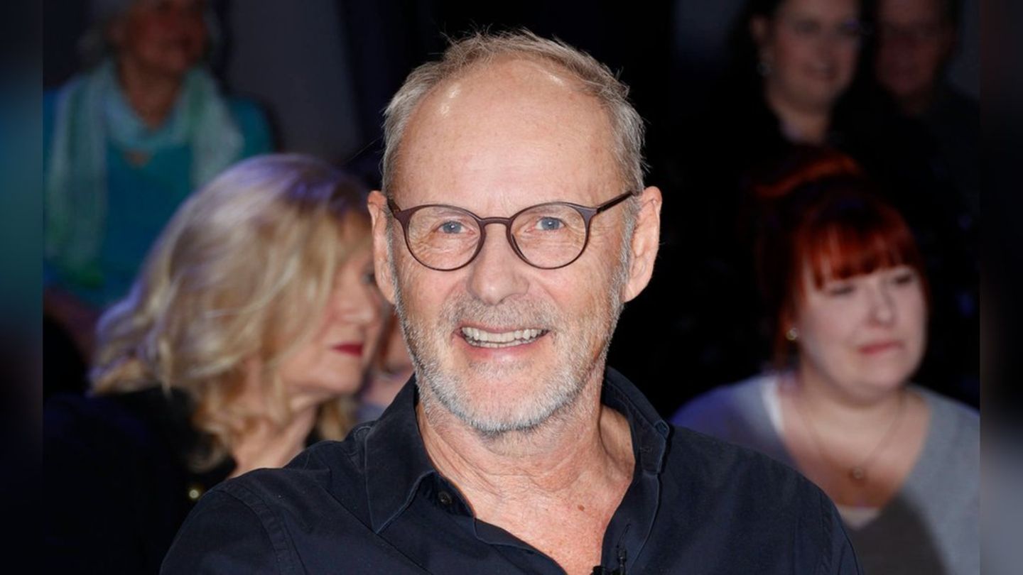 Reinhold Beckmann hat die Fußballberichterstattung im deutschen Fernsehen über zwei Jahrzehnte lang maßgeblich geprägt.