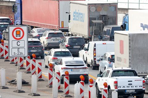 Ein Warnstreik führt erneut zu Verzögerungen am Elbtunnel. (Archivbild) Foto: Bodo Marks/dpa