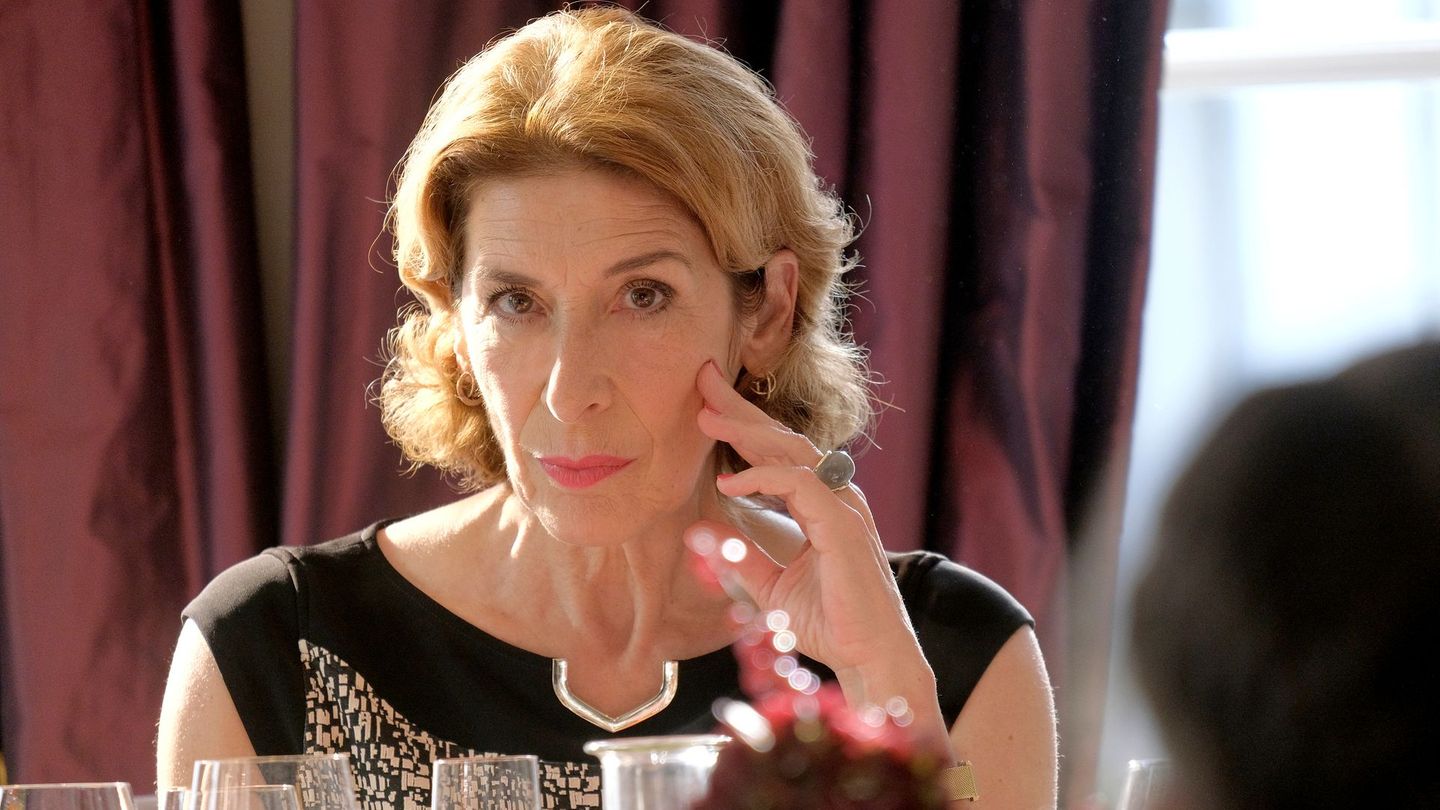 Stella Martin (Adele Neuhauser) hat eine berühmte Beauty-Linie erfunden und gilt als herrschsüchtige Chefin.