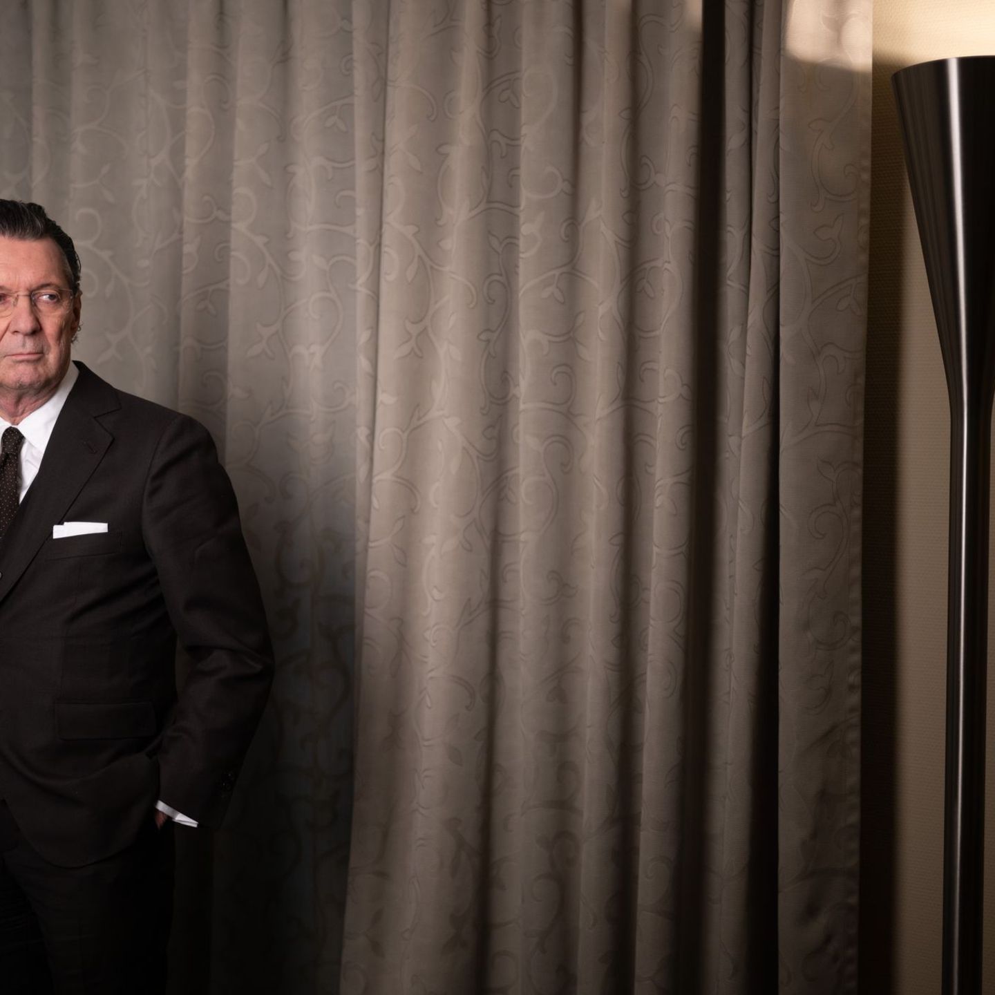 Hält nichts vom allgemeinen Duzen: Martin Suter (Archivbild) Foto: Sebastian Gollnow/dpa