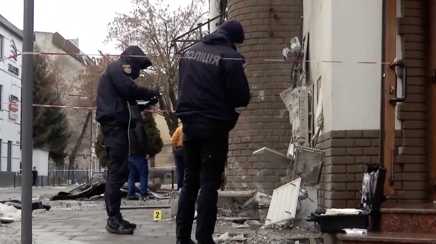 Polizistin getötet: Terroranschlag in Lwiw: Selenskyj verurteilt Bombenexplosion