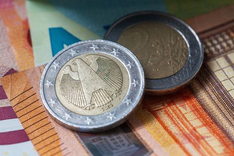 Auch in Mecklenburg-Vorpommern verdienen Frauen statistisch weniger Geld als Männer. Die Lücke fällt allerdings geringer aus als