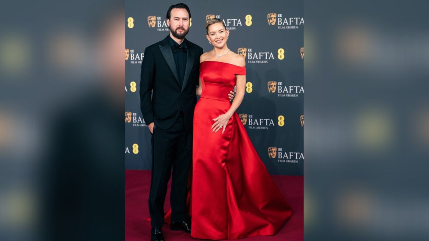 Danny Fujikawa begleitete Kate Hudson zu den British Academy Film Awards.