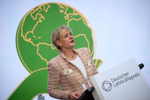 Die Schirmherrin des diesjährigen Deutschen Lehrkräftepreises, Mecklenburg-Vorpommerns Bildungsministerin Simone Oldenburg (Link