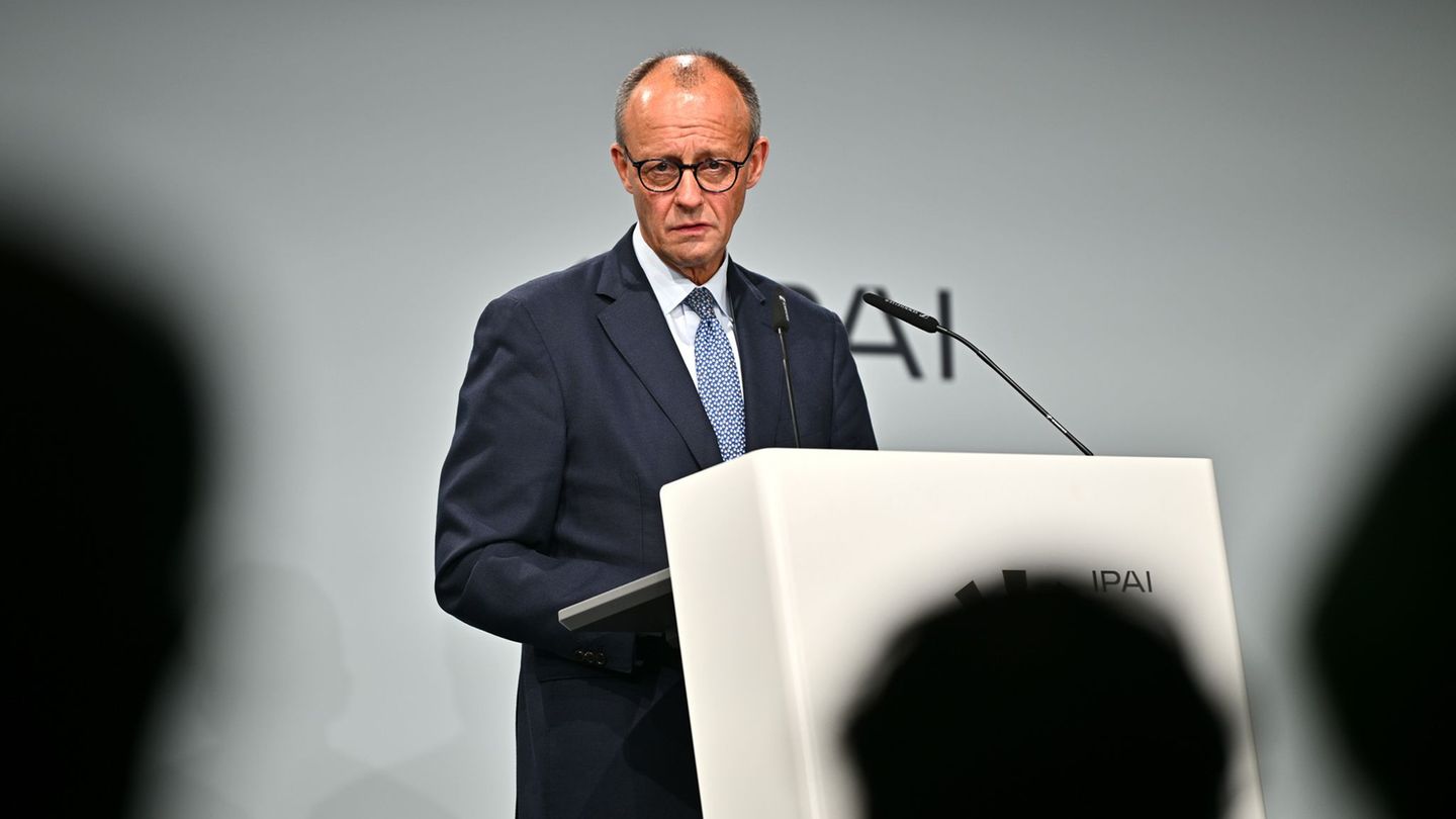 Bundeskanzler Friedrich Merz (CDU) war Ende Oktober nach Heilbronn gekommen. (Archivbild) Foto: Jan-Philipp Strobel/dpa