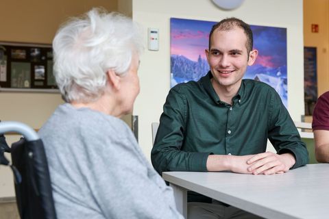 Sachsen braucht ausländische Pflegekräfte. Foto: Jan Woitas/dpa