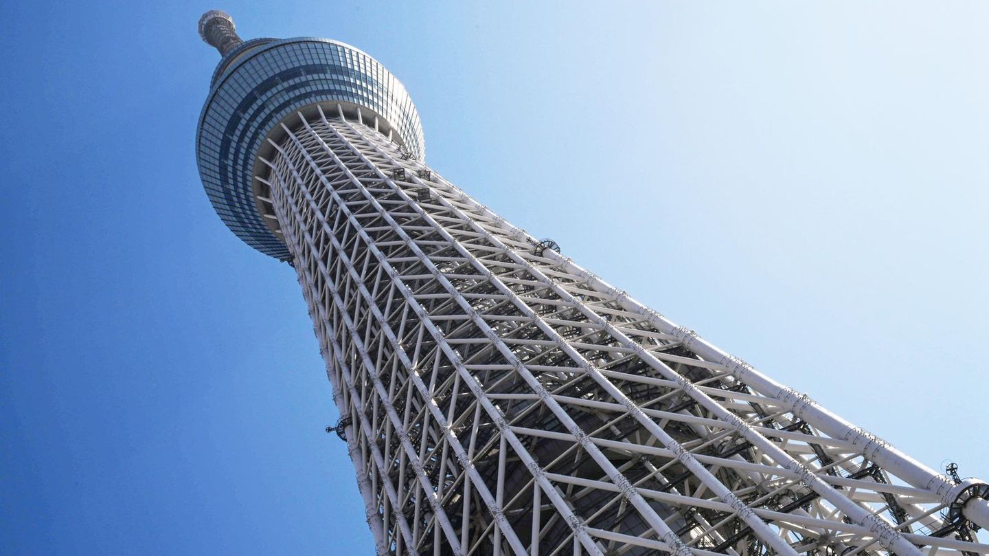 Nach Aufzug-Defekt: Höchster Fernsehturm der Welt: Besucher stundenlang gefangen