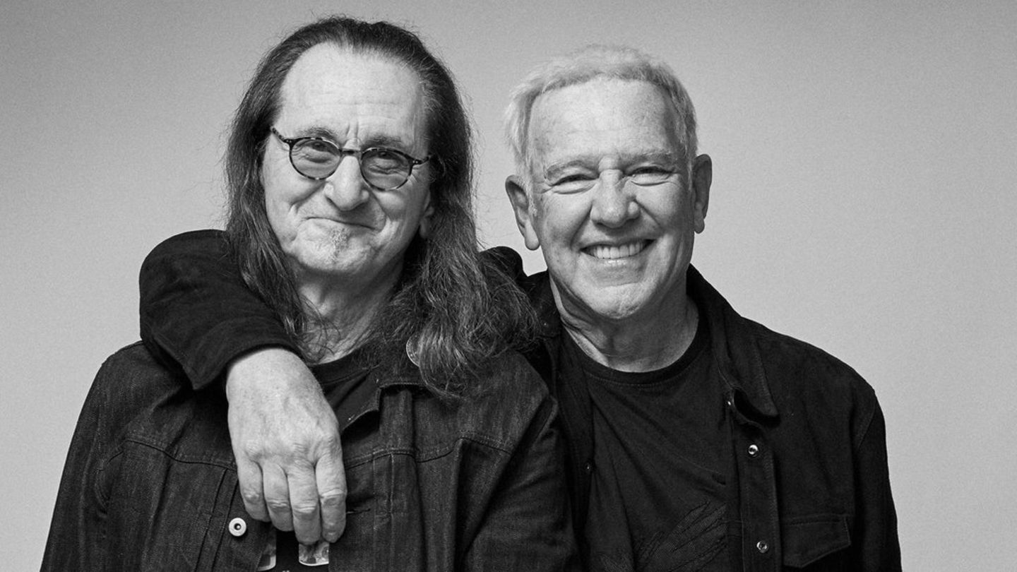 Die letzten verbliebenen Mitglieder von Rush kommen 2027 nach Deutschland: Geddy Lee (l.) und Alex Lifeson.