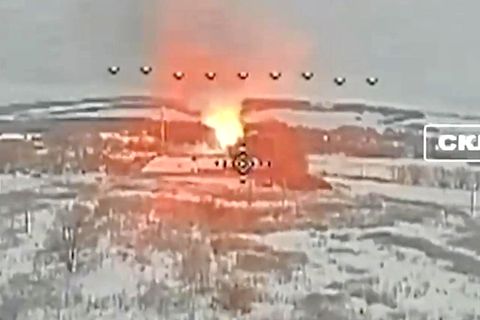 Tandem-Manöver sprengt russisches Munitions-Versteck