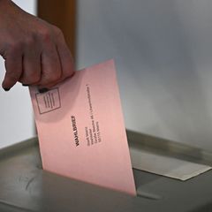 Mehrere Angebote im Netz können dabei unterstützen, herauszufinden, welche Partei oder welcher Kandidat am ehesten zu den eigene