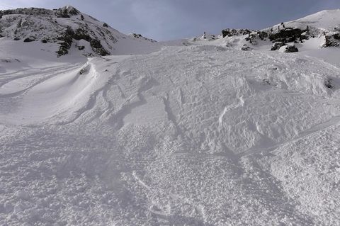 Nach elf Lawinentoten in den Alpen seit vergangenem Freitag wird die Frage der Bergungskosten aufgeworfen Foto: Zoom.Tirol/APA/d