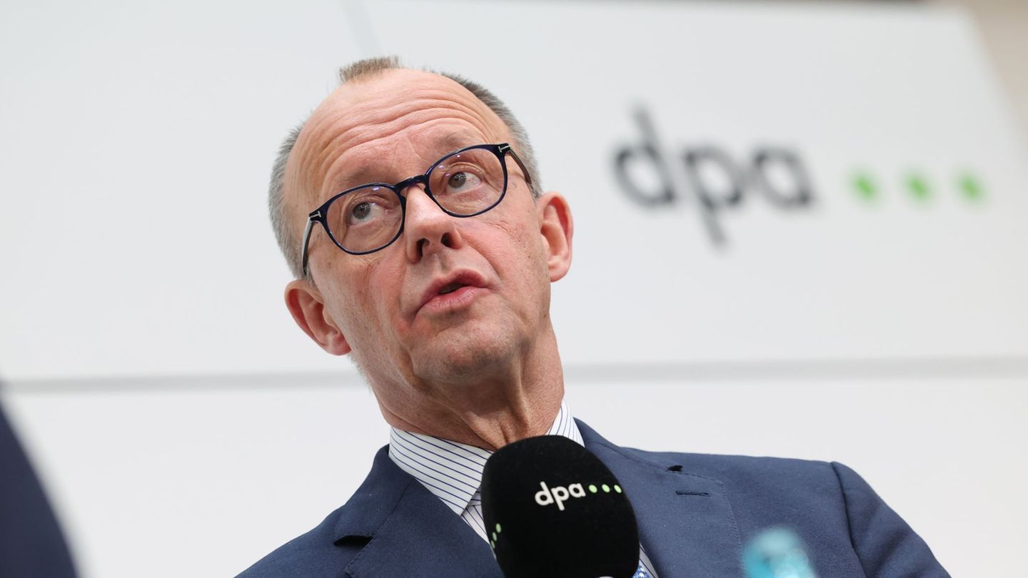 Ein Jahr nach der Bundestagswahl zieht der Kanzler Bilanz. Foto: Christian Charisius/dpa